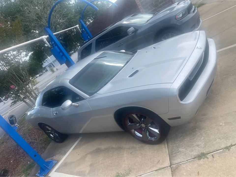 2009 Dodge Challenger 3rd Gen - Image 2 of 5