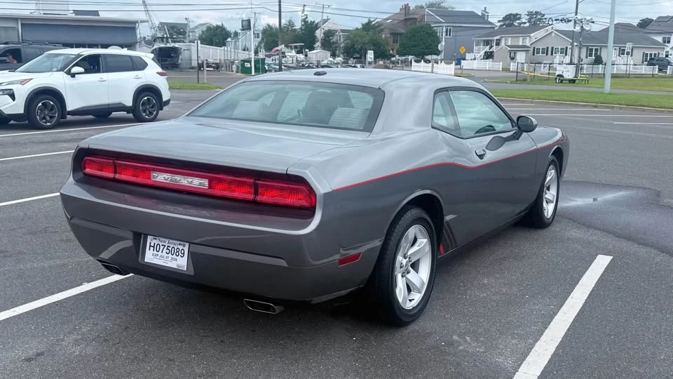 2009 Dodge Challenger 3rd Gen - Image 6 of 11