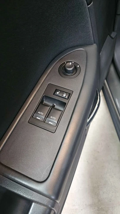 2009 Dodge Challenger 3rd Gen - Image 14 of 17