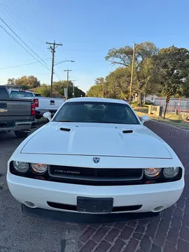 2009 Dodge Challenger SE Coupe 2D