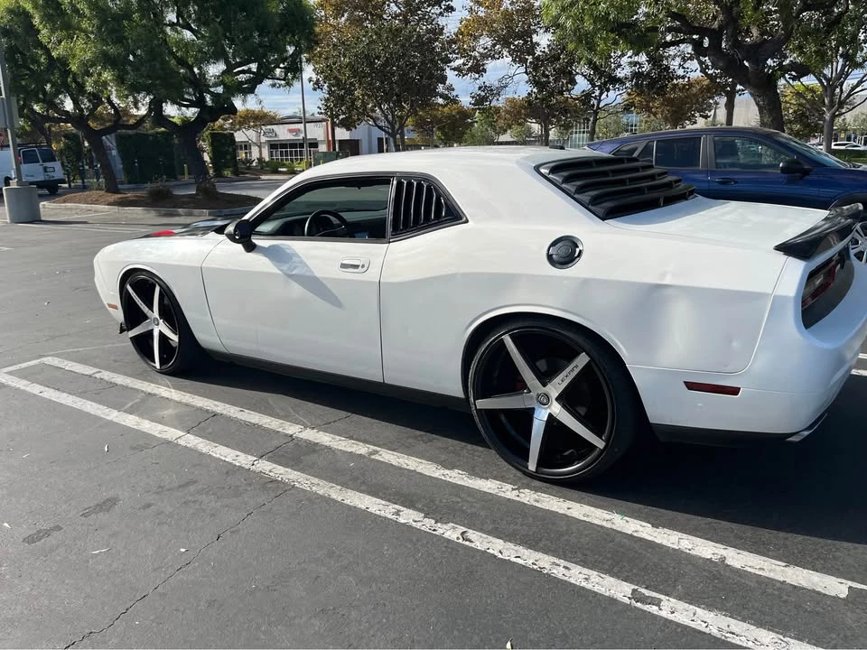 2009 Dodge Challenger 3rd Gen - Image 3 of 8