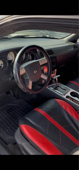 2009 Dodge Challenger 3rd Gen - Image 7 of 8
