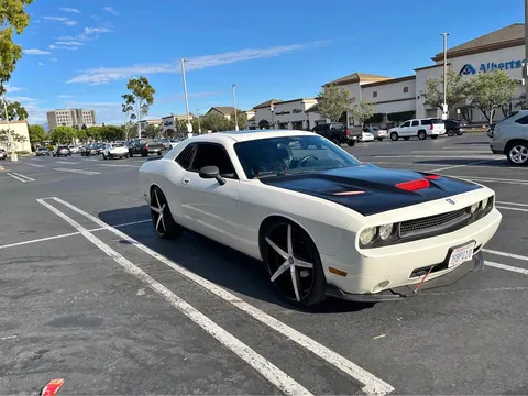 2009 Dodge Challenger SE Coupe 2D