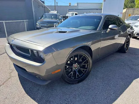 2009 Dodge Challenger SE Coupe 2D