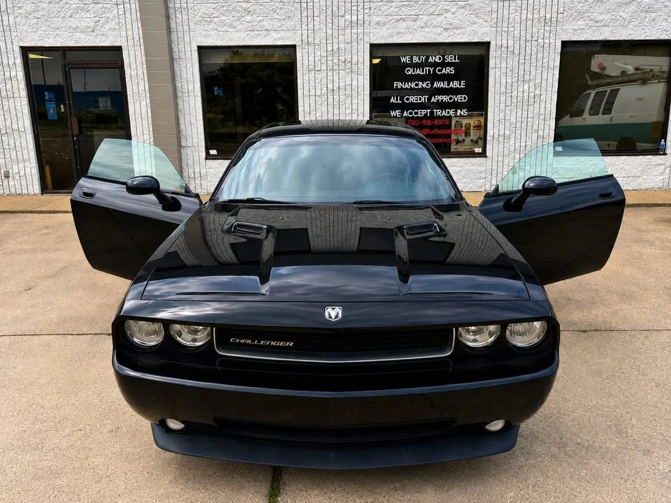 2009 Dodge Challenger 3rd Gen - Image 2 of 10