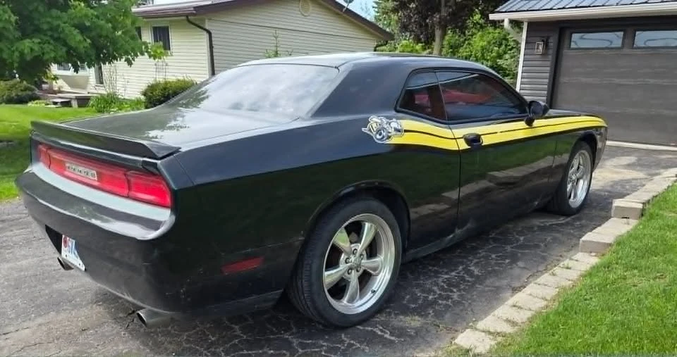 2009 Dodge Challenger 3rd Gen - Image 2 of 13