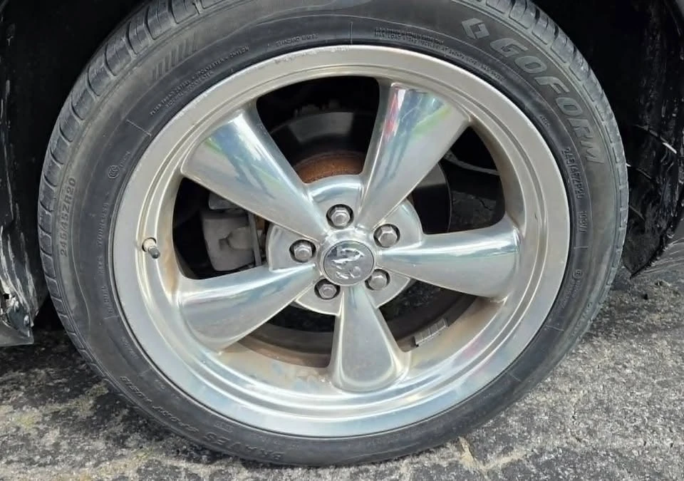 2009 Dodge Challenger 3rd Gen - Image 9 of 13