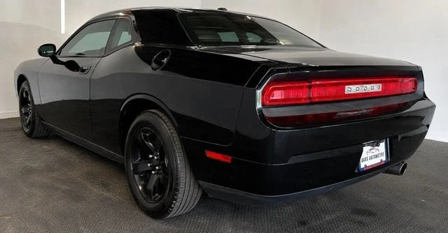 2009 Dodge Challenger 3rd Gen - Image 5 of 17