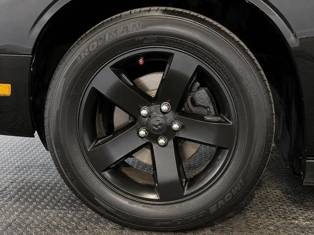 2009 Dodge Challenger 3rd Gen - Image 7 of 17