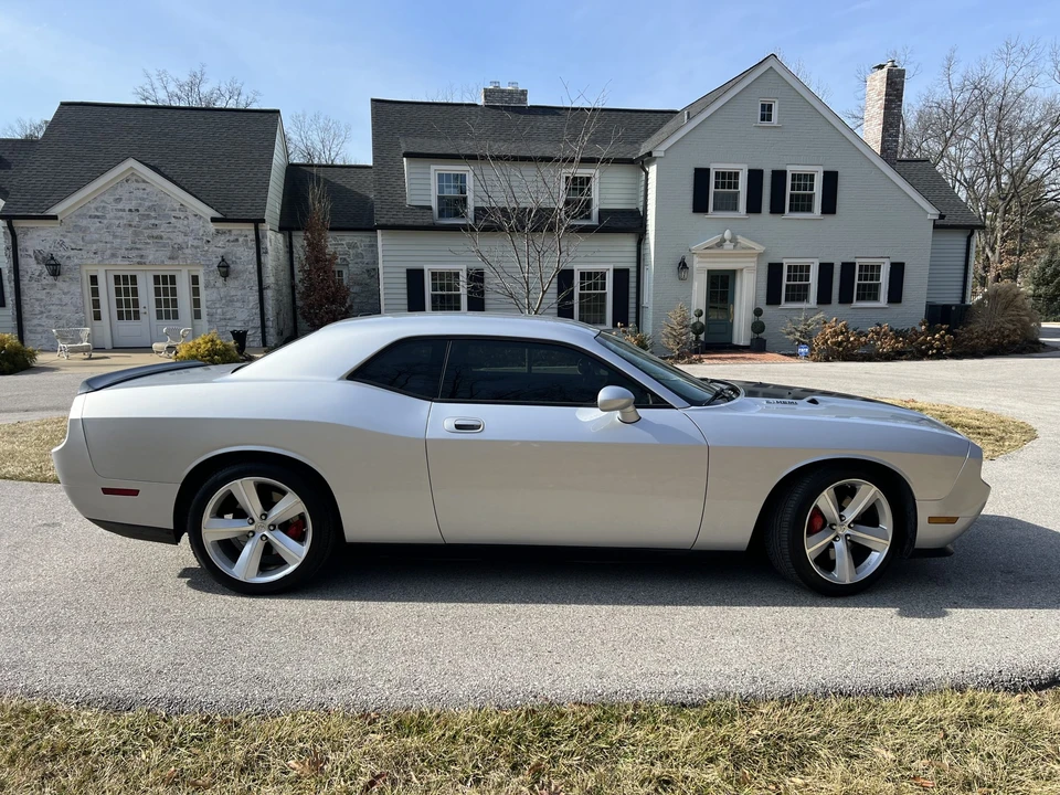 2009 Dodge Challenger SRT8 & 392 3rd Gen - Image 4 of 31