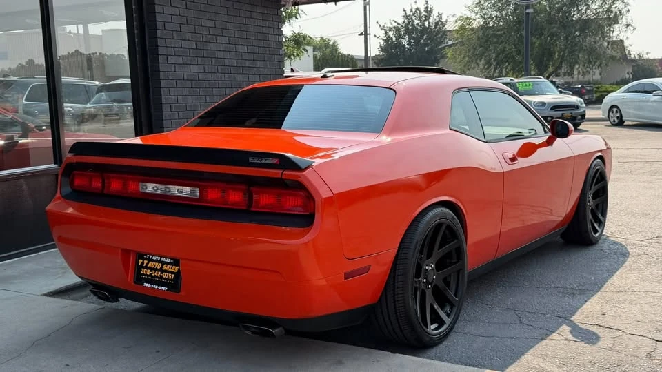 2009 Dodge Challenger SRT8 & 392 3rd Gen - Image 4 of 17