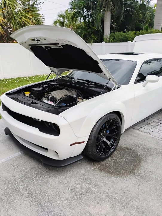 2009 Dodge Challenger SRT8 & 392 3rd Gen - Image 9 of 9
