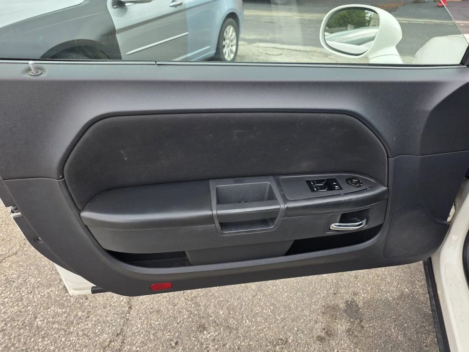 2009 Dodge Challenger 3rd Gen - Image 7 of 9