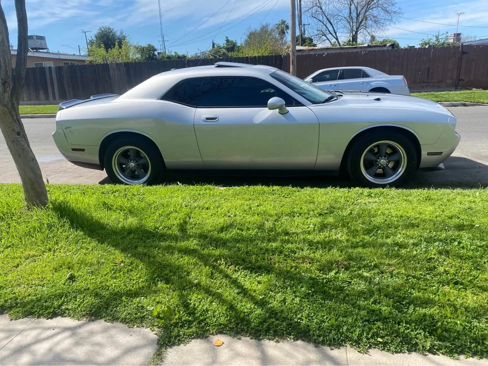 2009 Dodge Challenger 3rd Gen - Image 2 of 8
