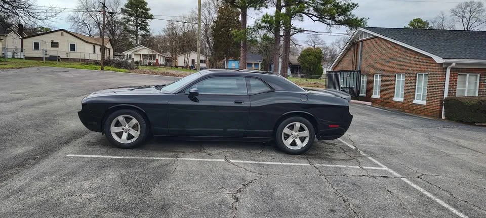 2009 Dodge Challenger 3rd Gen - Image 2 of 13