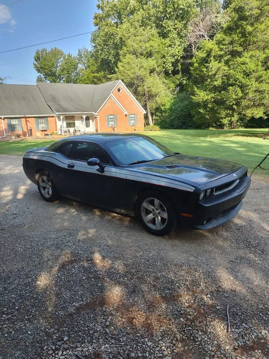 2009 Dodge Challenger 3rd Gen - Image 2 of 6