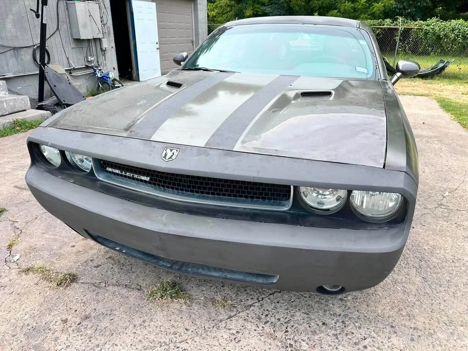 2009 Dodge Challenger 3rd Gen - Image 2 of 6