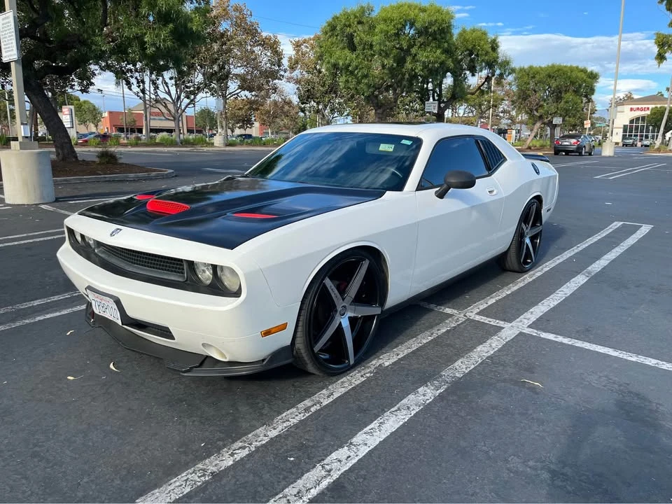 2009 Dodge Challenger 3rd Gen - Image 4 of 7