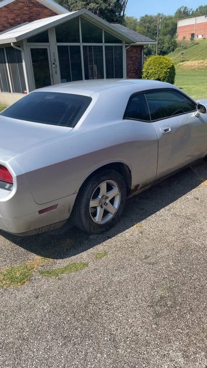 2009 Dodge Challenger 3rd Gen - Image 3 of 5