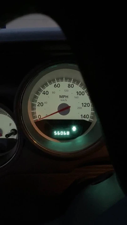 2009 Dodge Challenger 3rd Gen - Image 6 of 7