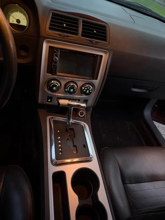 2009 Dodge Challenger 3rd Gen - Image 13 of 14