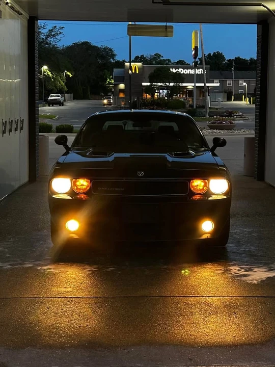 2009 Dodge Challenger 3rd Gen - Image 7 of 10
