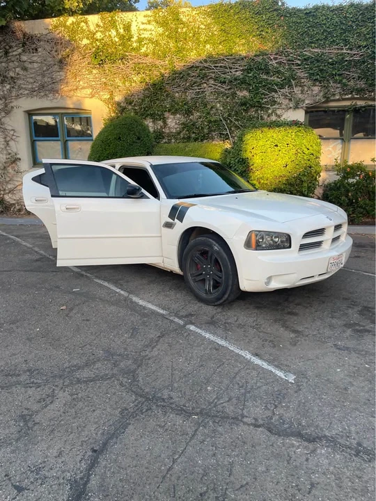 2009 Dodge Charger 6th Gen - Image 6 of 15