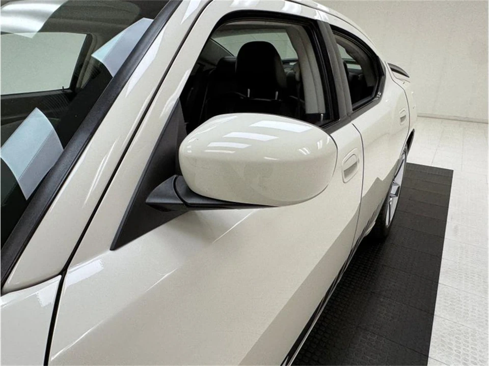 2009 Dodge Charger 6th Gen - Image 18 of 31