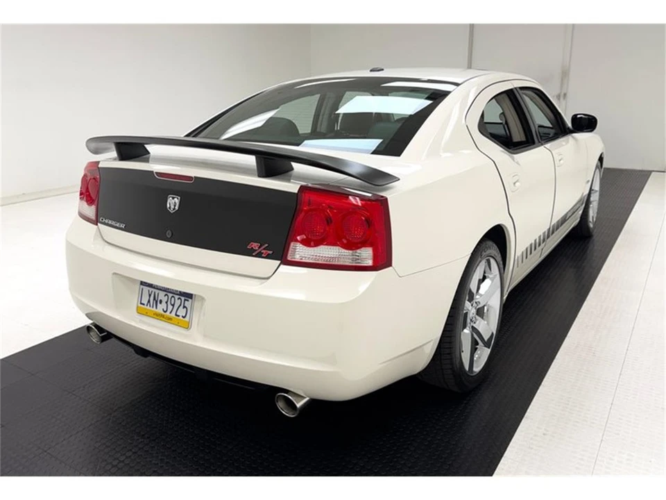 2009 Dodge Charger 6th Gen - Image 5 of 31