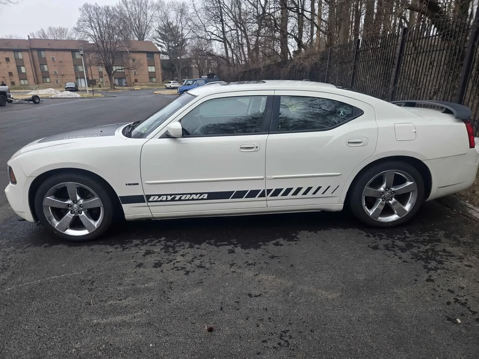 2009 Dodge Charger 6th Gen - Image 3 of 11