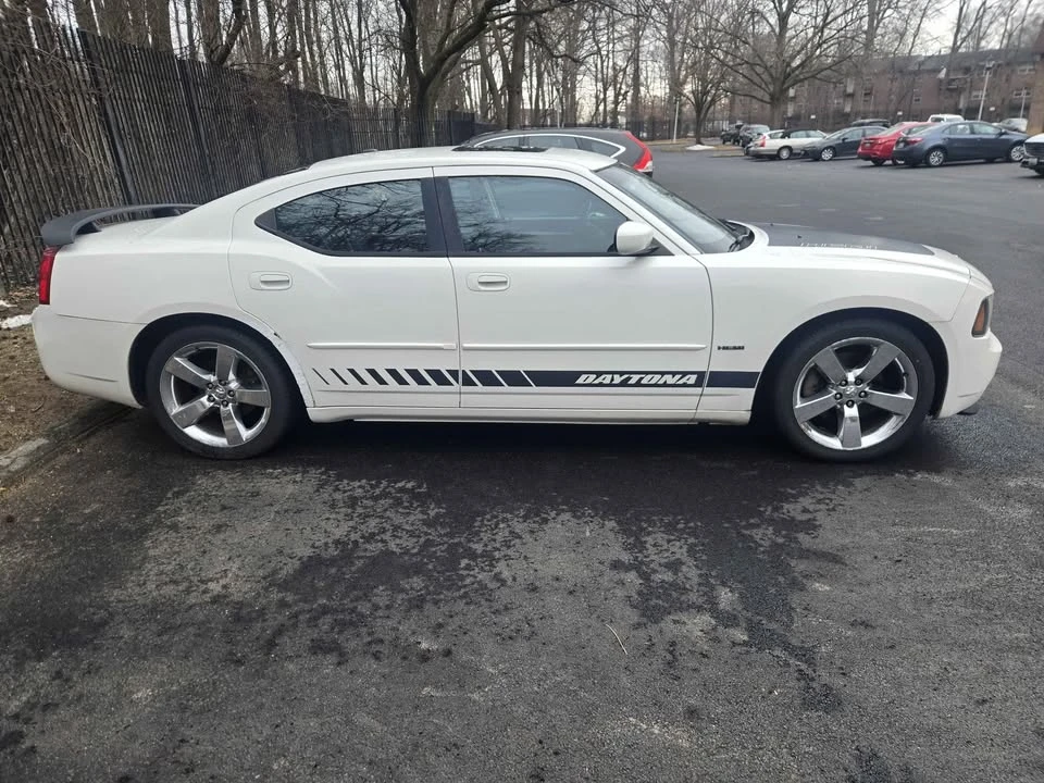 2009 Dodge Charger 6th Gen - Image 4 of 11