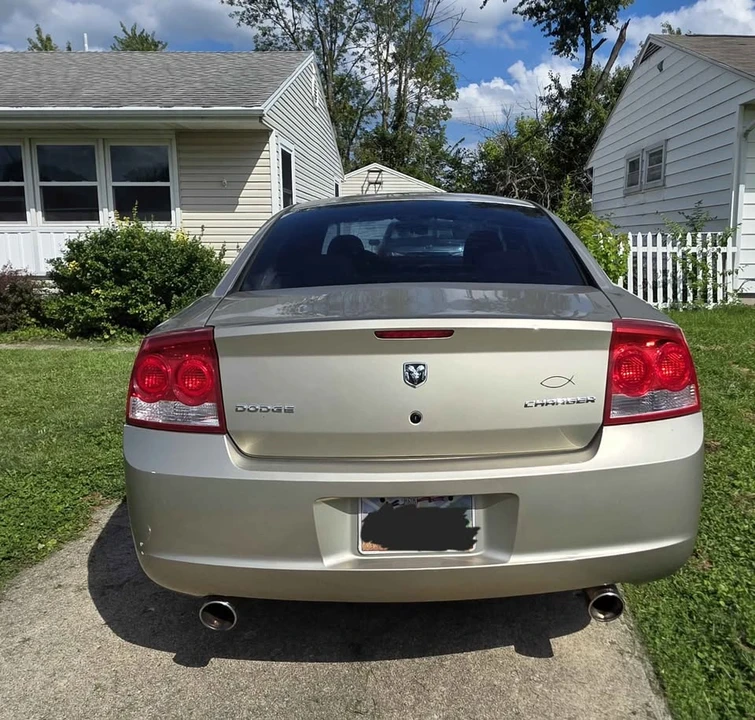 2009 Dodge Charger 6th Gen - Image 3 of 8