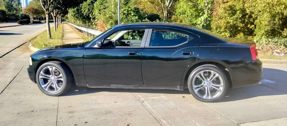 2009 Dodge Charger 6th Gen - Image 4 of 10
