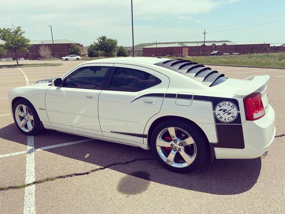 2009 Dodge Charger 6th Gen - Image 3 of 5