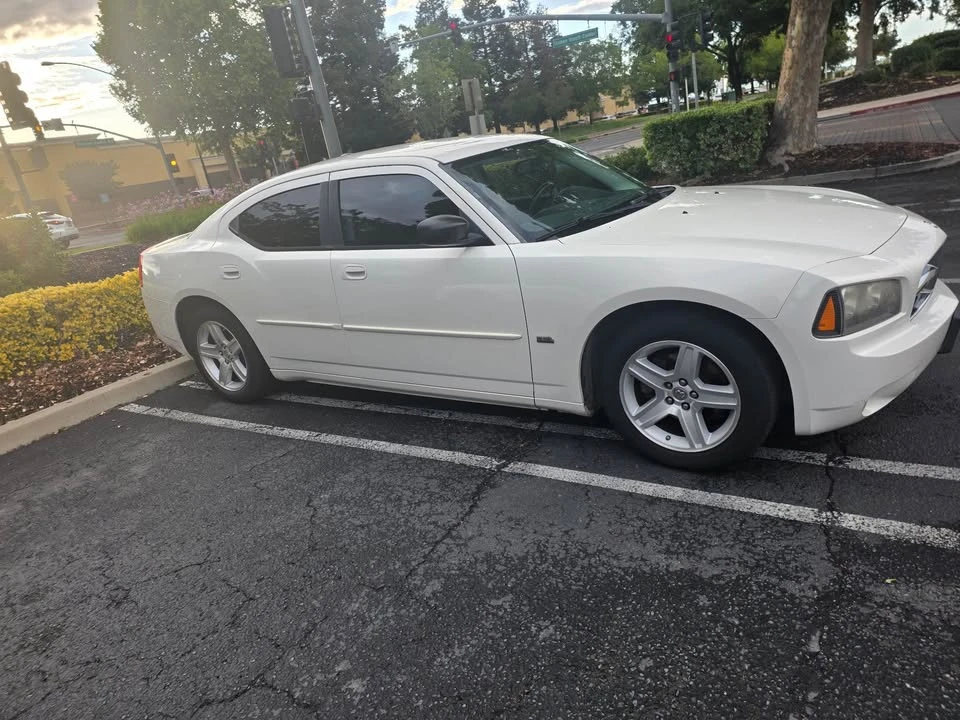 2009 Dodge Charger 6th Gen - Image 3 of 4