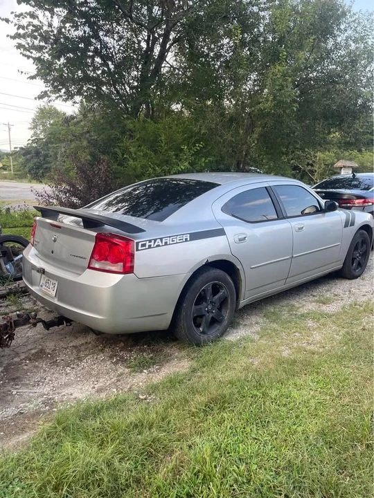 2009 Dodge Charger 6th Gen - Image 2 of 4