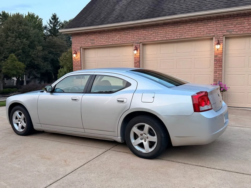 2009 Dodge Charger 6th Gen - Image 4 of 20