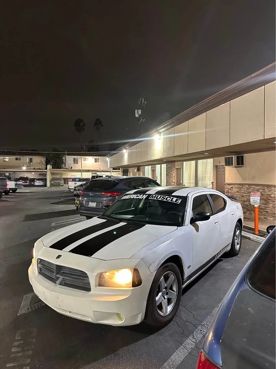 2009 Dodge Charger 6th Gen - Image 2 of 5