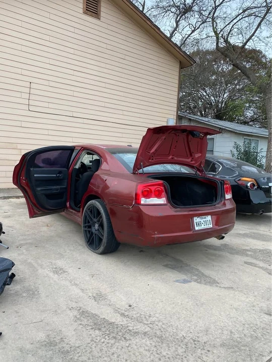 2009 Dodge Charger 6th Gen - Image 4 of 4