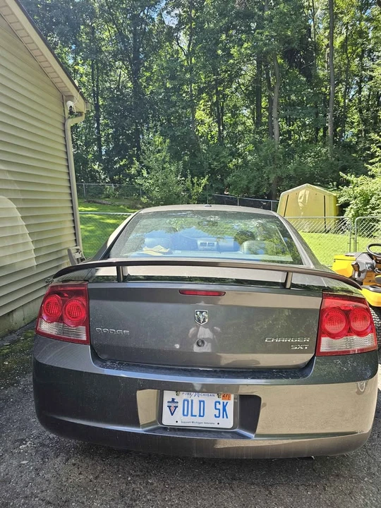 2009 Dodge Charger 6th Gen - Image 9 of 10