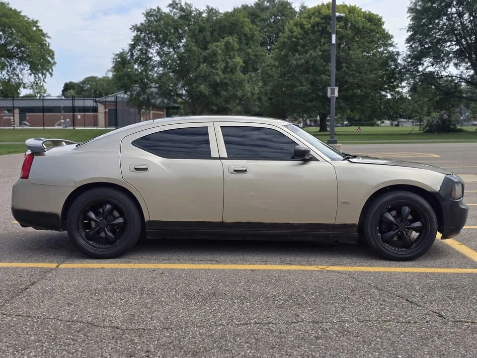 2009 Dodge Charger 6th Gen - Image 4 of 16
