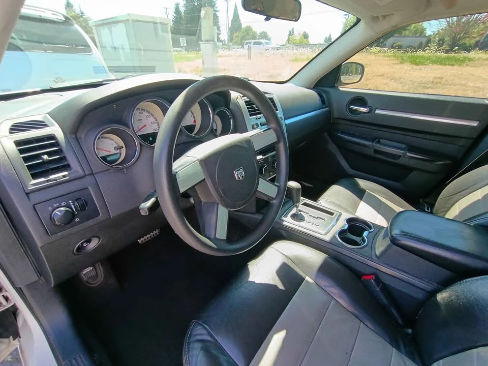 2009 Dodge Charger 6th Gen - Image 11 of 12