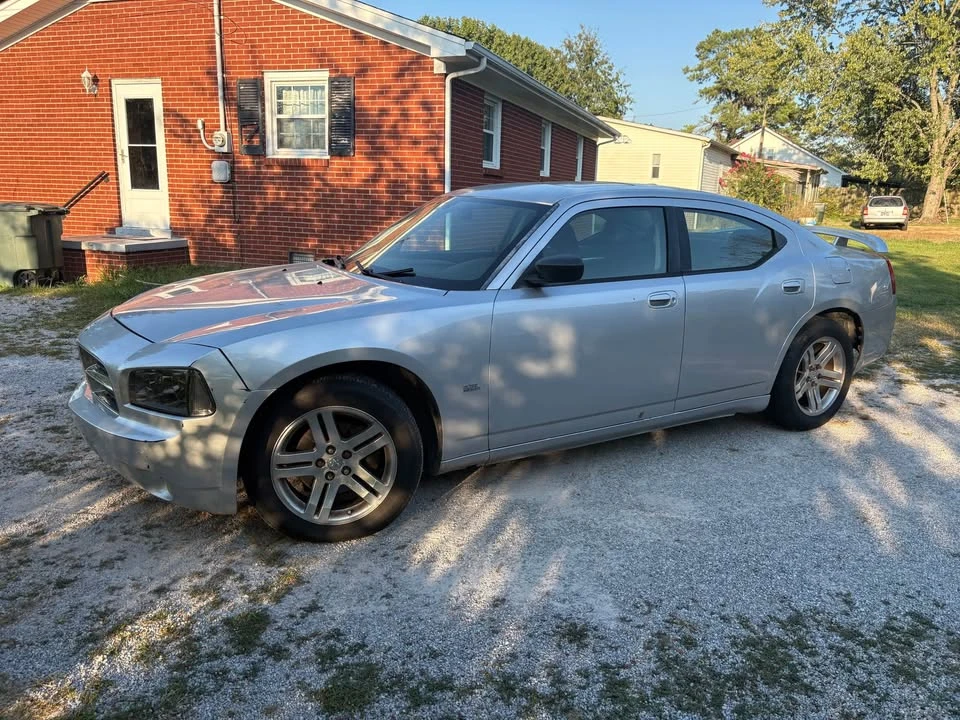 2009 Dodge Charger 6th Gen - Image 2 of 10