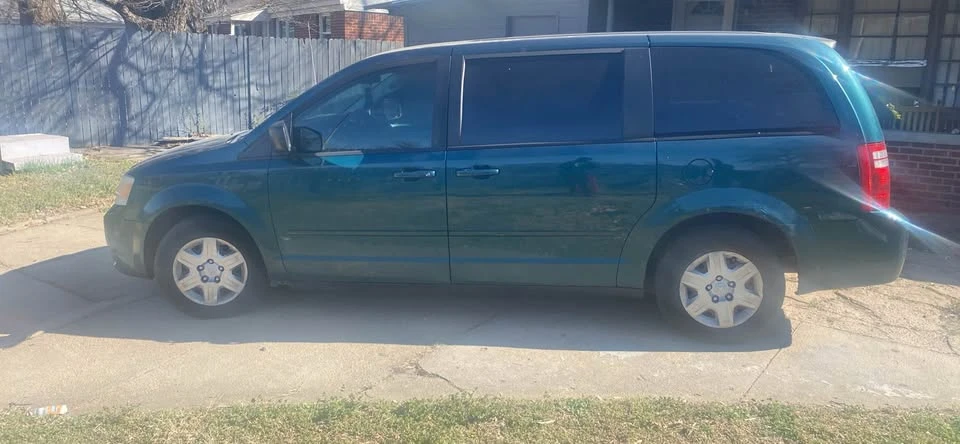 2009 Dodge Caravan - Image 4 of 19