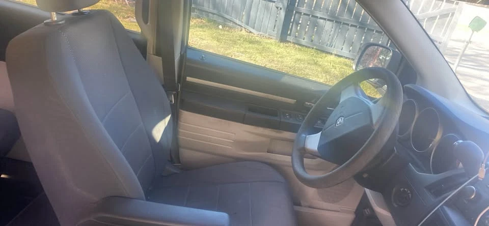 2009 Dodge Caravan - Image 13 of 19