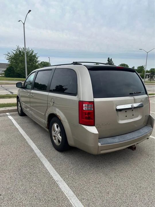 2009 Dodge Caravan - Image 8 of 13