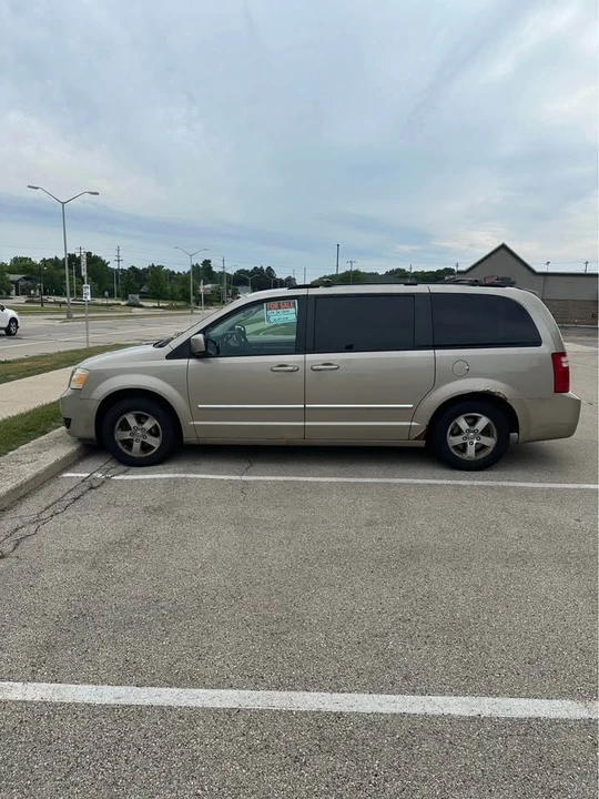 2009 Dodge Caravan - Image 6 of 13
