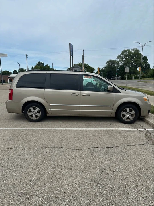 2009 Dodge Caravan - Image 2 of 13
