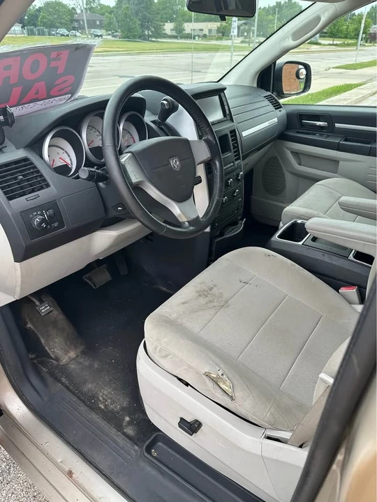 2009 Dodge Caravan - Image 9 of 13