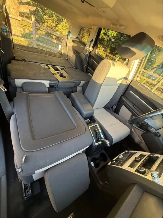 2009 Dodge Journey - Image 17 of 18